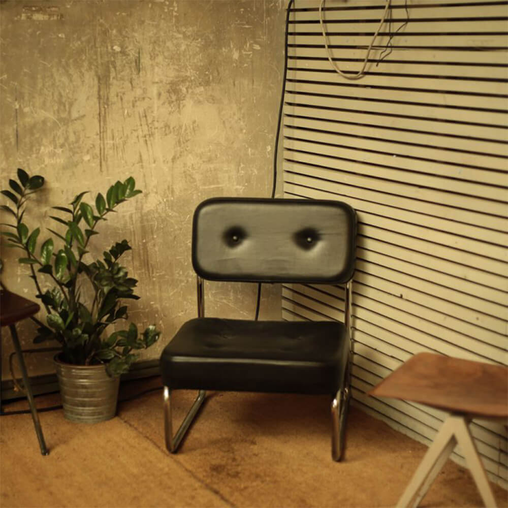  Leather chair 3
